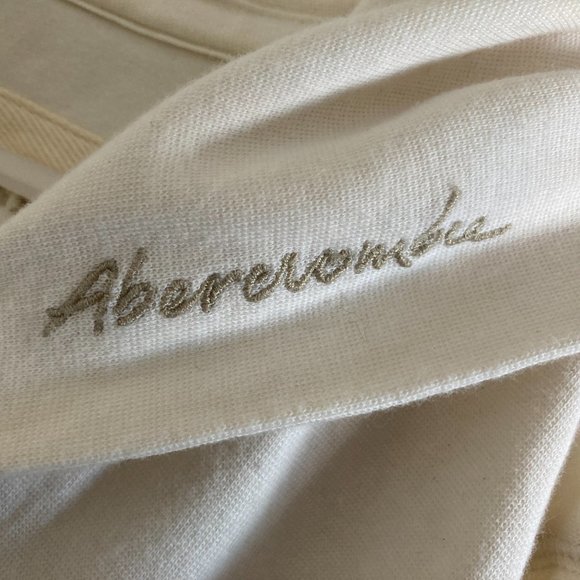 *HOST PICK* Abercrombie & Fitch Buttoned Hoodie - Picture 3 of 5